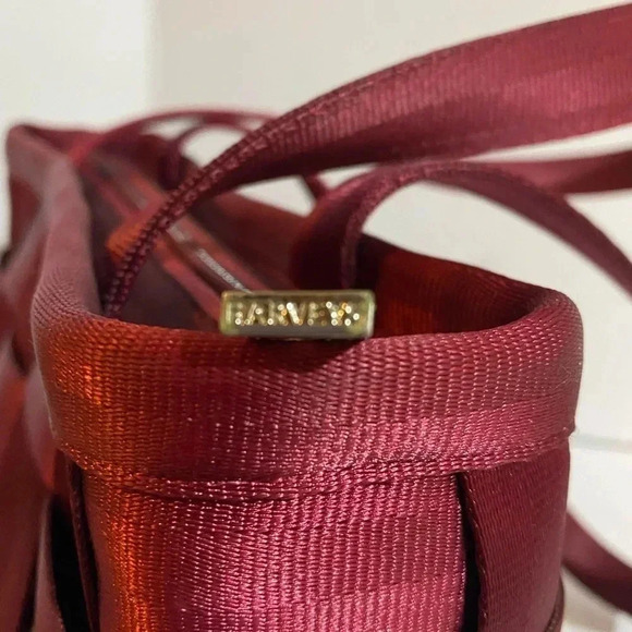 Harvey’s red original seatbelt shoulder handbag - Picture 13 of 13